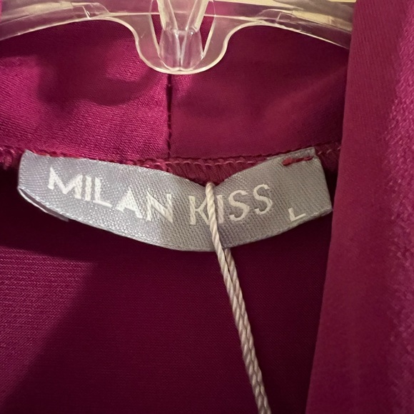 NWOT pullover top - Picture 3 of 3